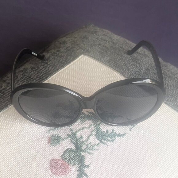 Liz Claiborne | Accessories | Liz Claiborne Round Vintage  display picture 2